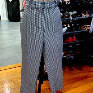 Life size 12 crop pants, checkered, black and white lots of like